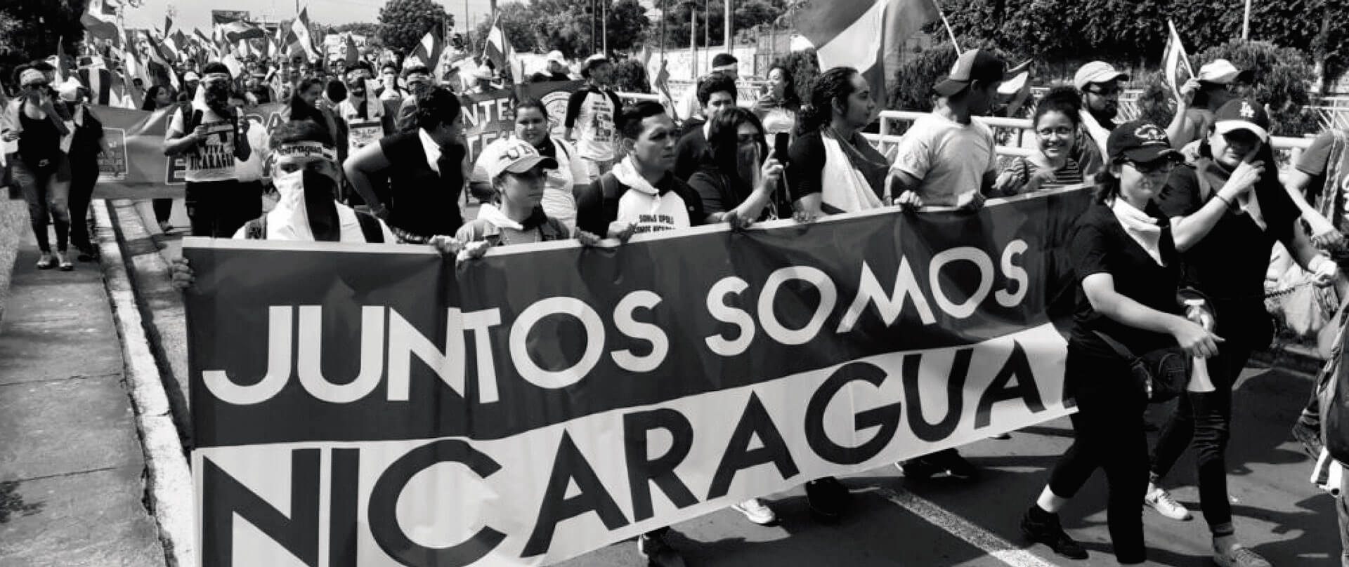 Jóvenes en protesta pacífica